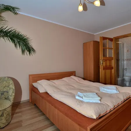 Zagloba Hostel *